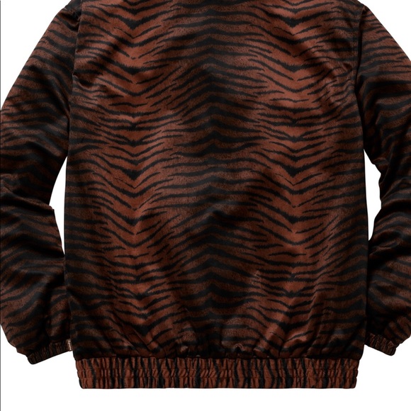 SUPREME TIGER STRIPE DROPPED MARCH 1st SIZE LARGE - Picture 3 of 5